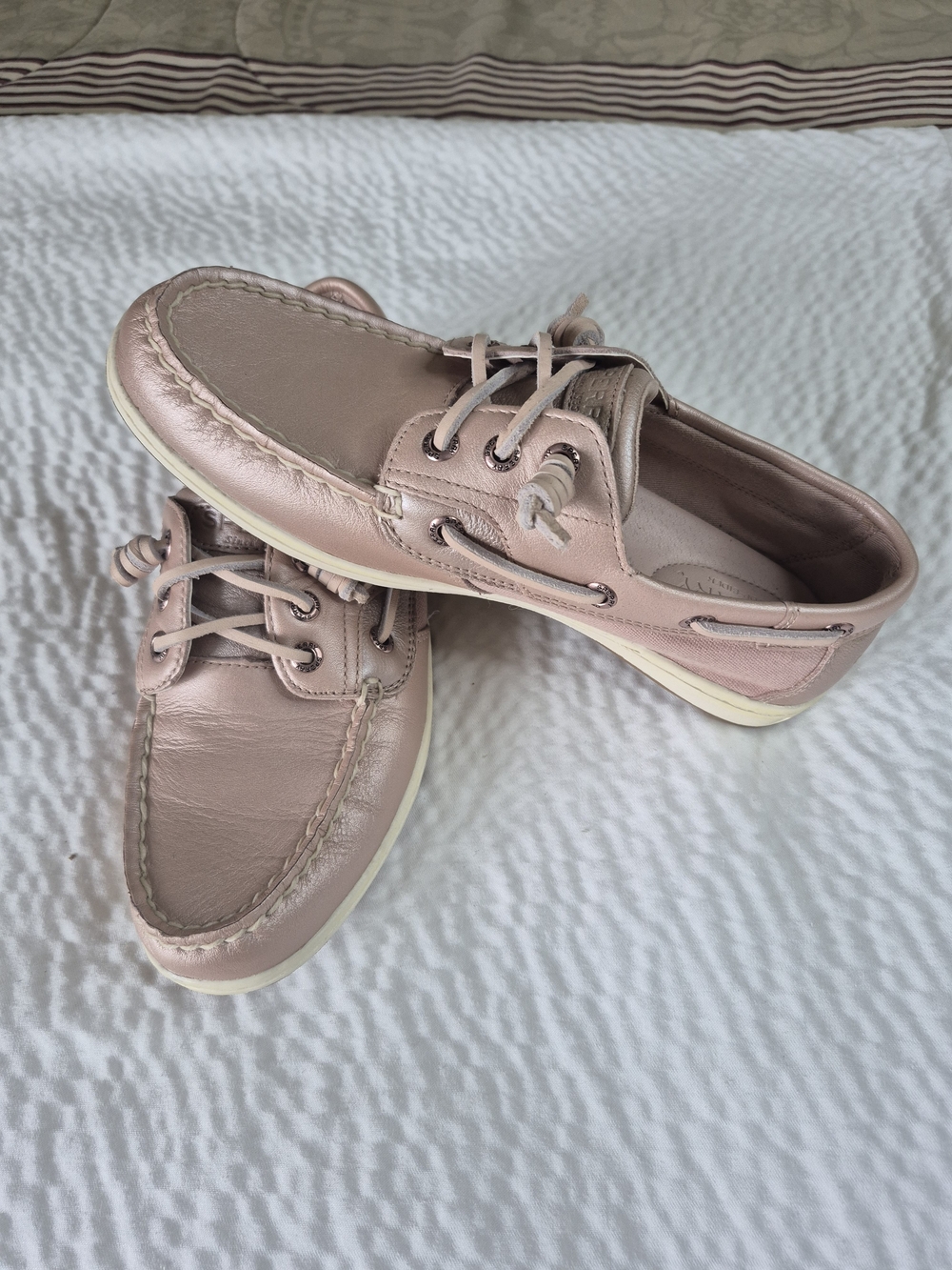 Sperry Men's Boat Shoe in Metallic Blush - Picture 3 of 3